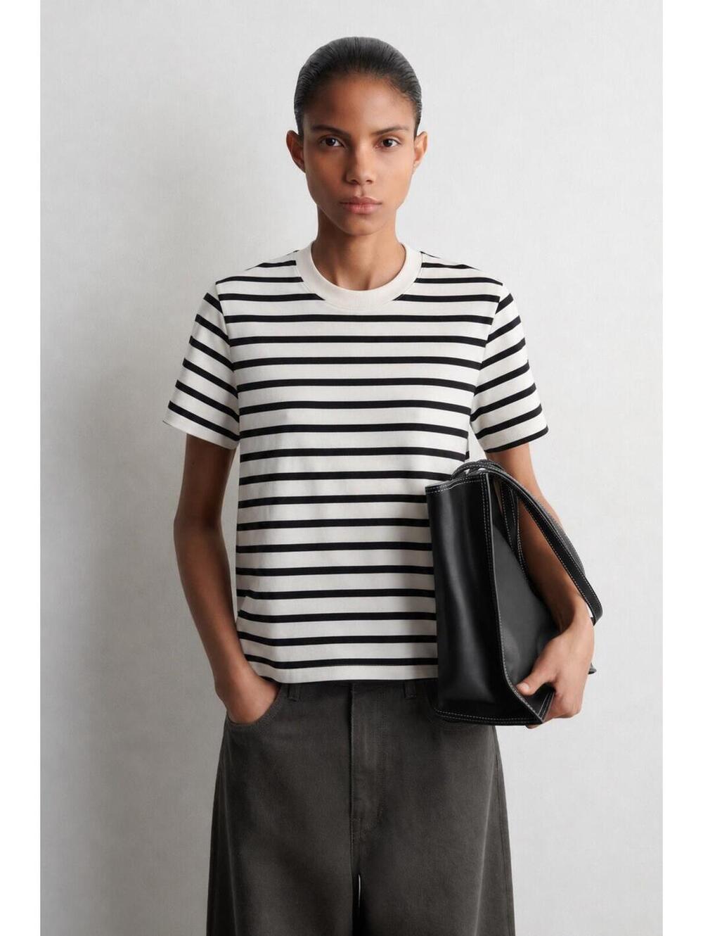COS Women’s Sz Medium Clean Cut Striped Classic Crewneck Short Sleeve T-shirt